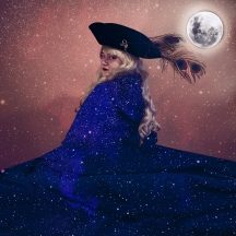The Dreamwalker in her Cloak of Stars